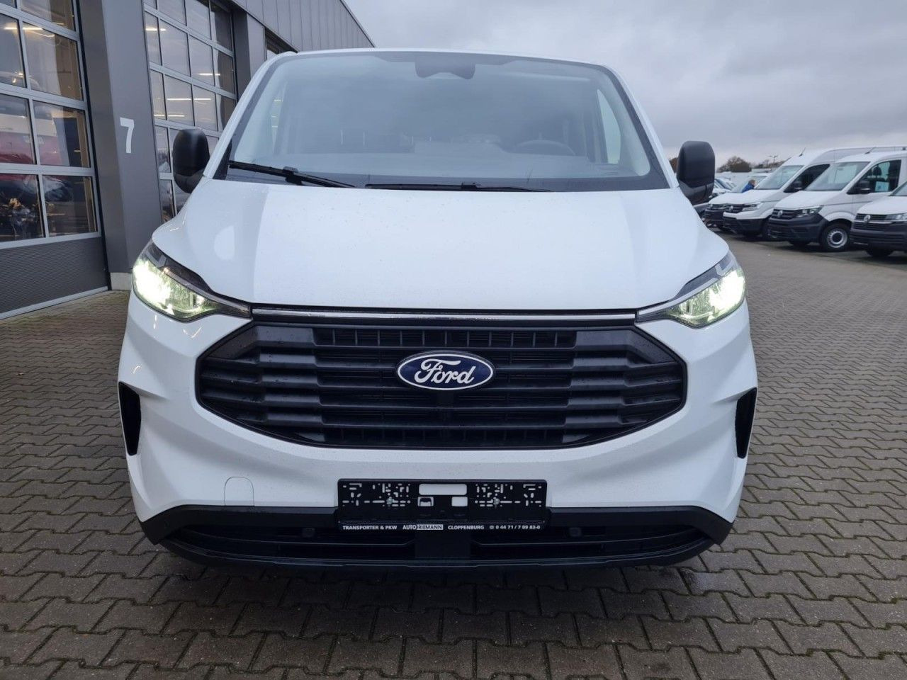 Ford Transit Custom Trend 320 L2 9 Sitzer - Passenger van: picture 2 Ford Transit Custom Trend 320 L2 9 Sitzer - Passenger van: picture 2