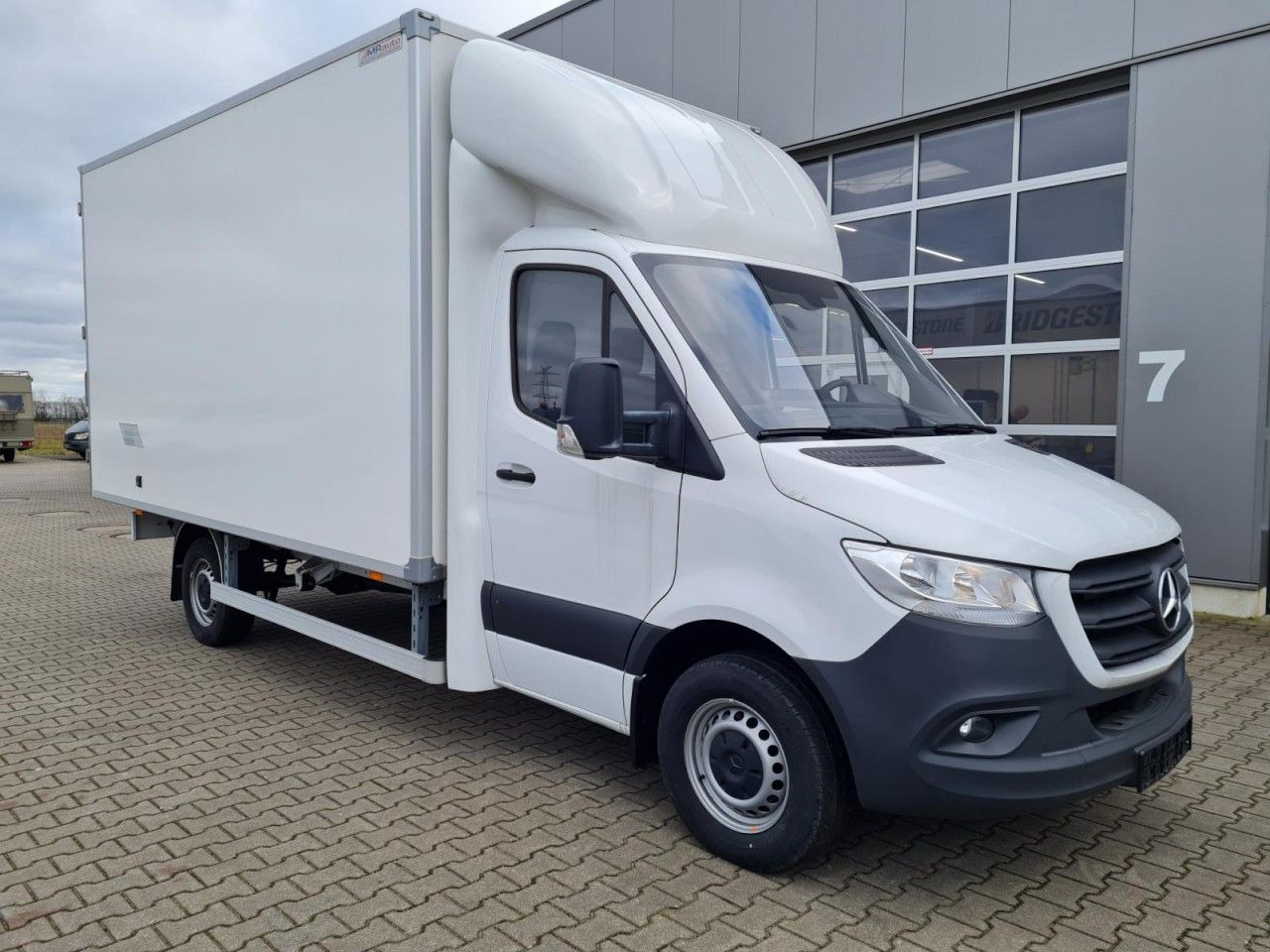 Mercedes-Benz Sprinter 315 Koffer lang MBux KLIMA NAVI TEMPOMA - Box van: picture 3 Mercedes-Benz Sprinter 315 Koffer lang MBux KLIMA NAVI TEMPOMA - Box van: picture 3