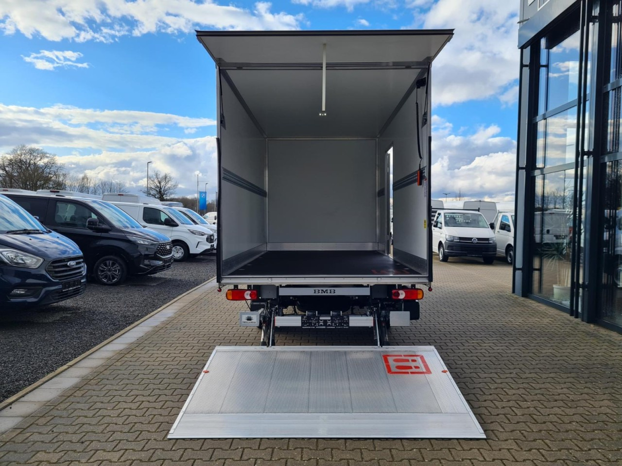 Renault Master 35 New Möbel Koffer LBW KAMERA LUFTFEDERUNG - Box van: picture 5 Renault Master 35 New Möbel Koffer LBW KAMERA LUFTFEDERUNG - Box van: picture 5