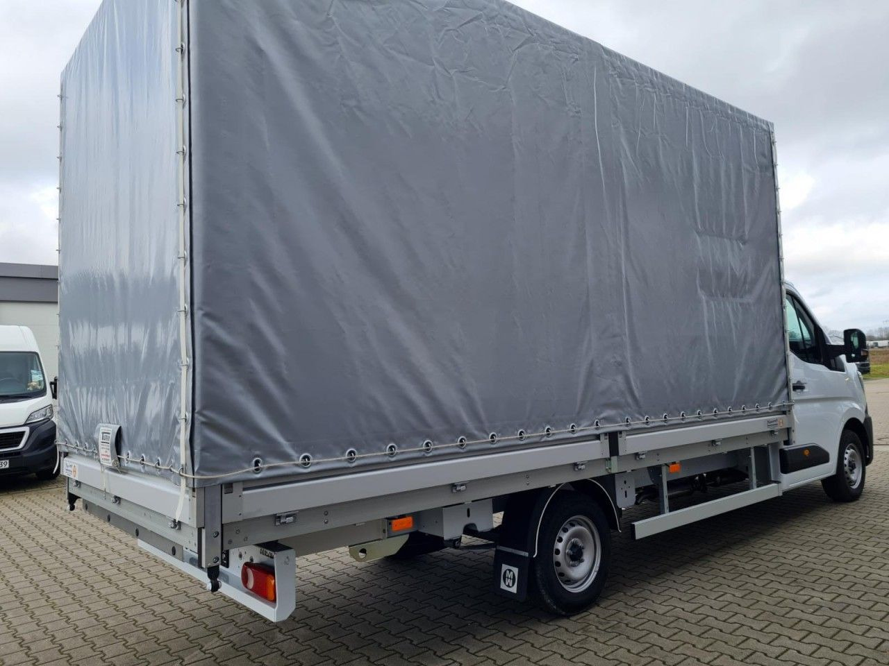 Renault Master 35 New Pritsche Plane 10 Paletten PDC TEM - Curtain side van: picture 4 Renault Master 35 New Pritsche Plane 10 Paletten PDC TEM - Curtain side van: picture 4