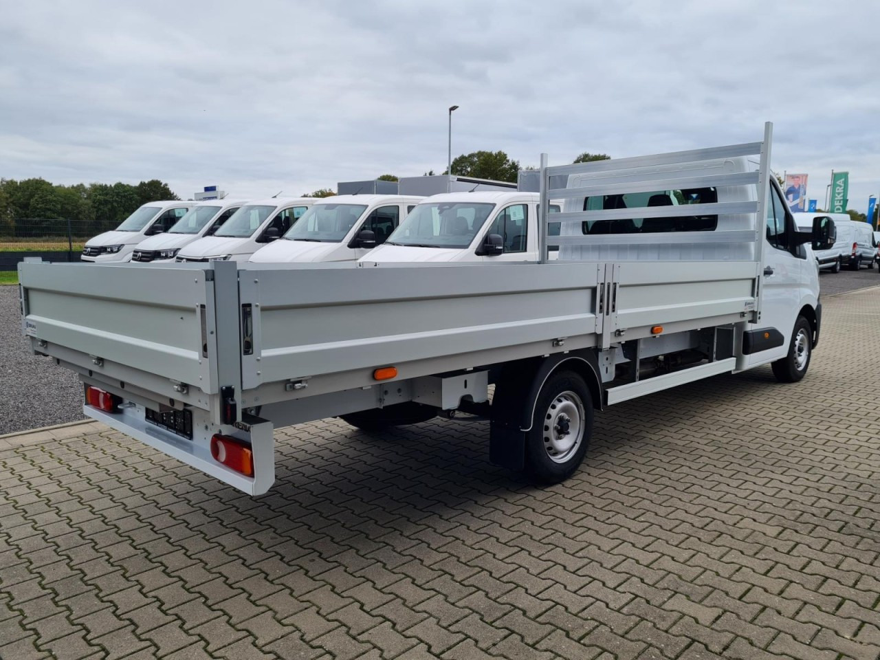 Renault Master 35 Pritsche dCi 170 extra lang 4,85 m - Open body delivery van: picture 4 Renault Master 35 Pritsche dCi 170 extra lang 4,85 m - Open body delivery van: picture 4