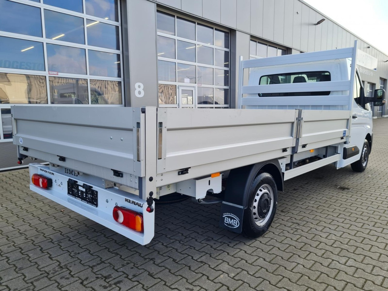 Renault Master New 35 Pritsche lang KLIMA KOMFORT TEMPOMAT - Open body delivery van: picture 4 Renault Master New 35 Pritsche lang KLIMA KOMFORT TEMPOMAT - Open body delivery van: picture 4