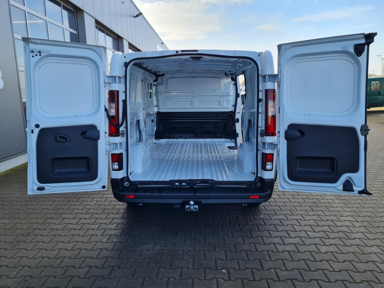 Renault Trafic Kasten L2 Advance AHK KLIMA LED PDC TEMPOMAT - Small van: picture 5 Renault Trafic Kasten L2 Advance AHK KLIMA LED PDC TEMPOMAT - Small van: picture 5