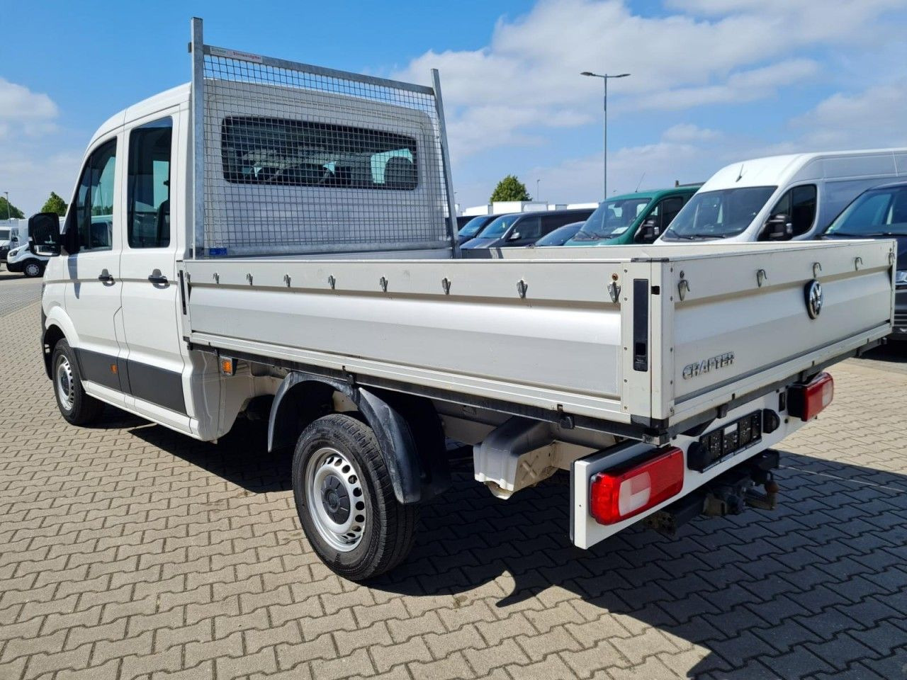 Volkswagen Crafter 35 Doka MR 7-Sitze AHK KLIMA KOMFORT - Open body delivery van: picture 4 Volkswagen Crafter 35 Doka MR 7-Sitze AHK KLIMA KOMFORT - Open body delivery van: picture 4