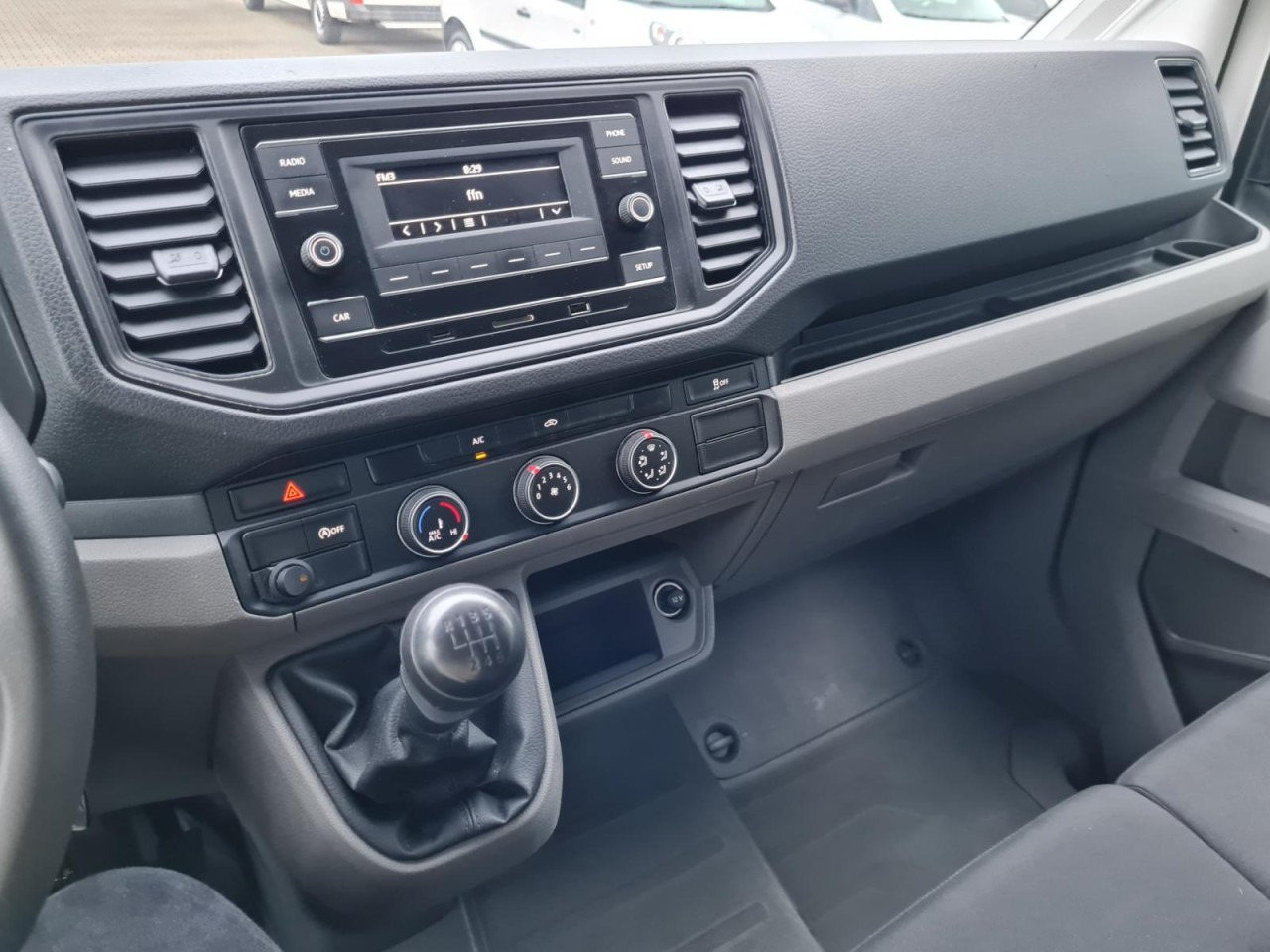 Leasing of  Volkswagen Crafter 35 Doka MR Pritsche AHK Klima 7 Sitzer Volkswagen Crafter 35 Doka MR Pritsche AHK Klima 7 Sitzer: picture 12