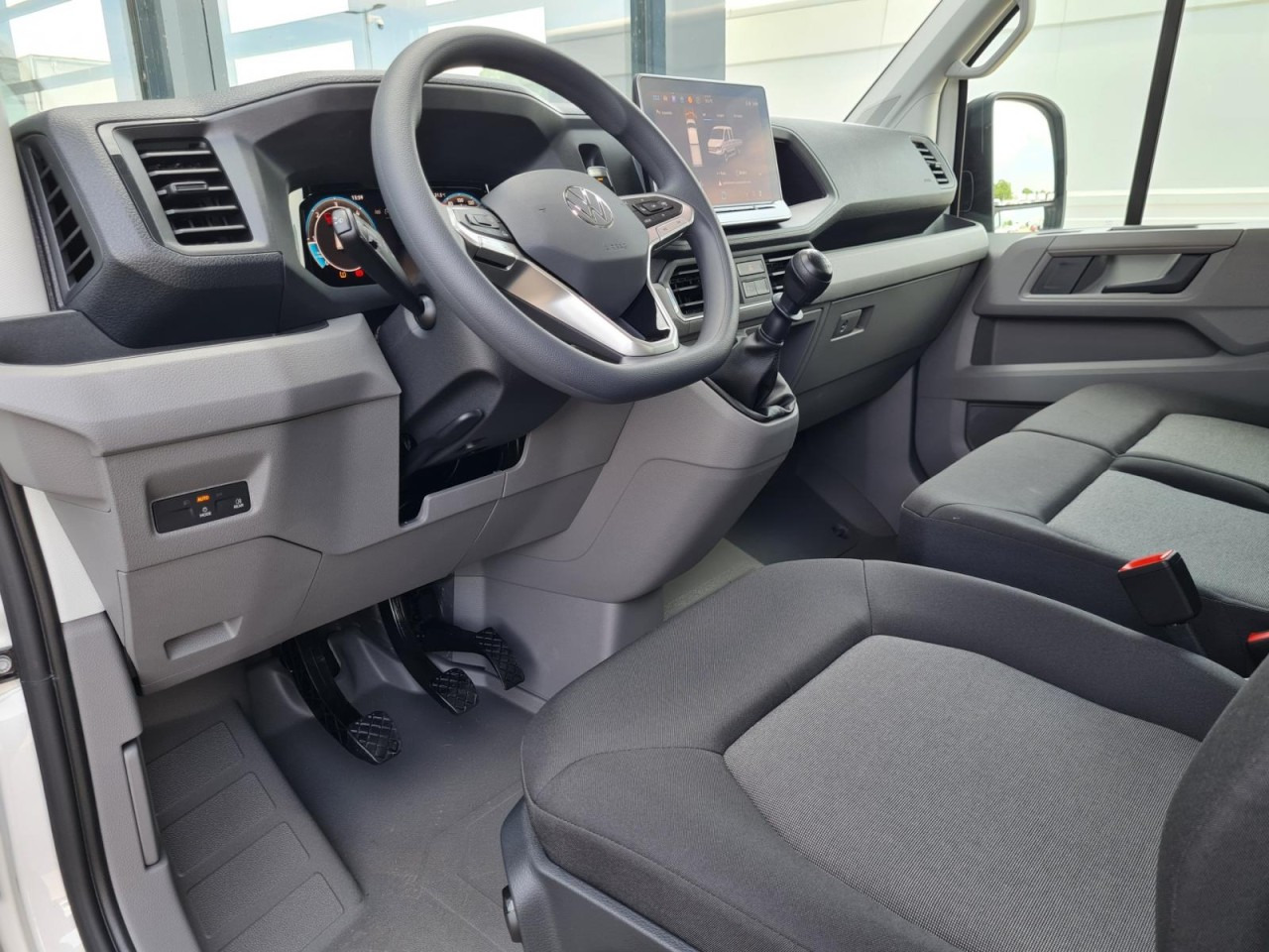 Volkswagen Crafter 35 Doka TDI MR LED KLIMA - Open body delivery van, Combi van: picture 4 Volkswagen Crafter 35 Doka TDI MR LED KLIMA - Open body delivery van, Combi van: picture 4