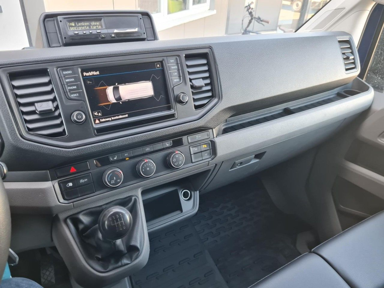 Panel van Volkswagen Crafter 35 Kasten TDI MR L3H3 RWD AHK: picture 12