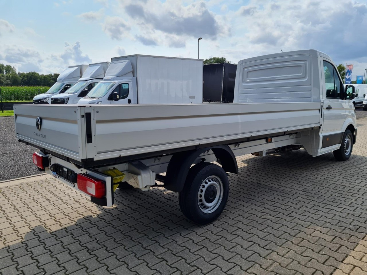 Volkswagen Crafter 35 Pritsche L4 lang KLIMA NAVI/APP TEMPOMAT - Open body delivery van: picture 4 Volkswagen Crafter 35 Pritsche L4 lang KLIMA NAVI/APP TEMPOMAT - Open body delivery van: picture 4