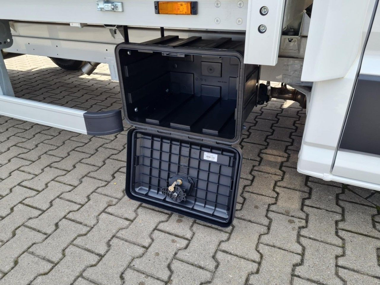 Curtain side van Volkswagen Crafter 35 TDI Pritsche Schiebe Plane LED TEMPOM: picture 11