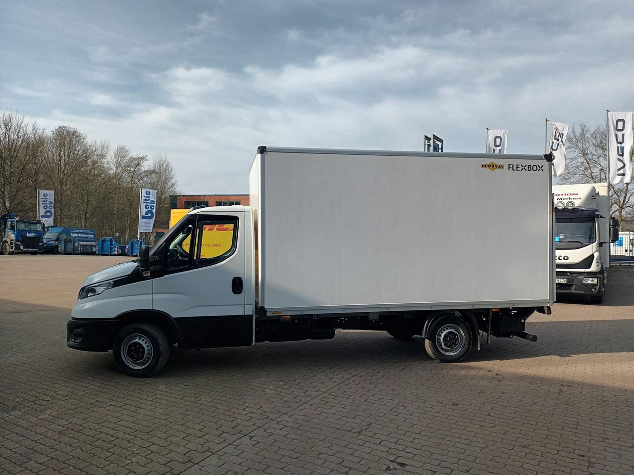 Iveco Daily 35S14HE Koffer LBW, Rückfahrkamera 2x a... - Box van: picture 2 Iveco Daily 35S14HE Koffer LBW, Rückfahrkamera 2x a... - Box van: picture 2