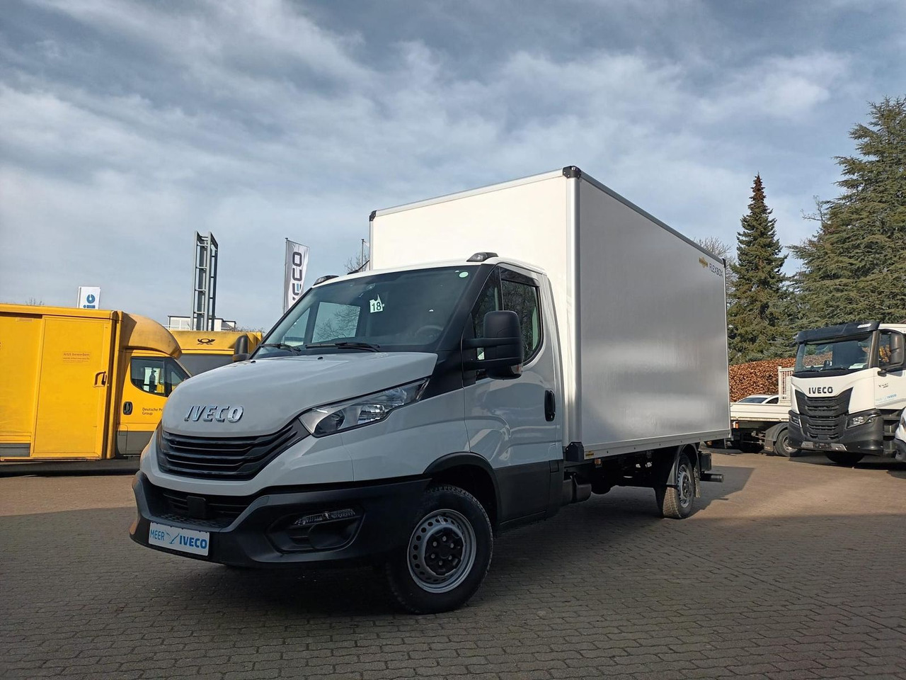Iveco Daily 35S14HE Koffer LBW, Rückfahrkamera 2x a... - Box van: picture 1 Iveco Daily 35S14HE Koffer LBW, Rückfahrkamera 2x a... - Box van: picture 1