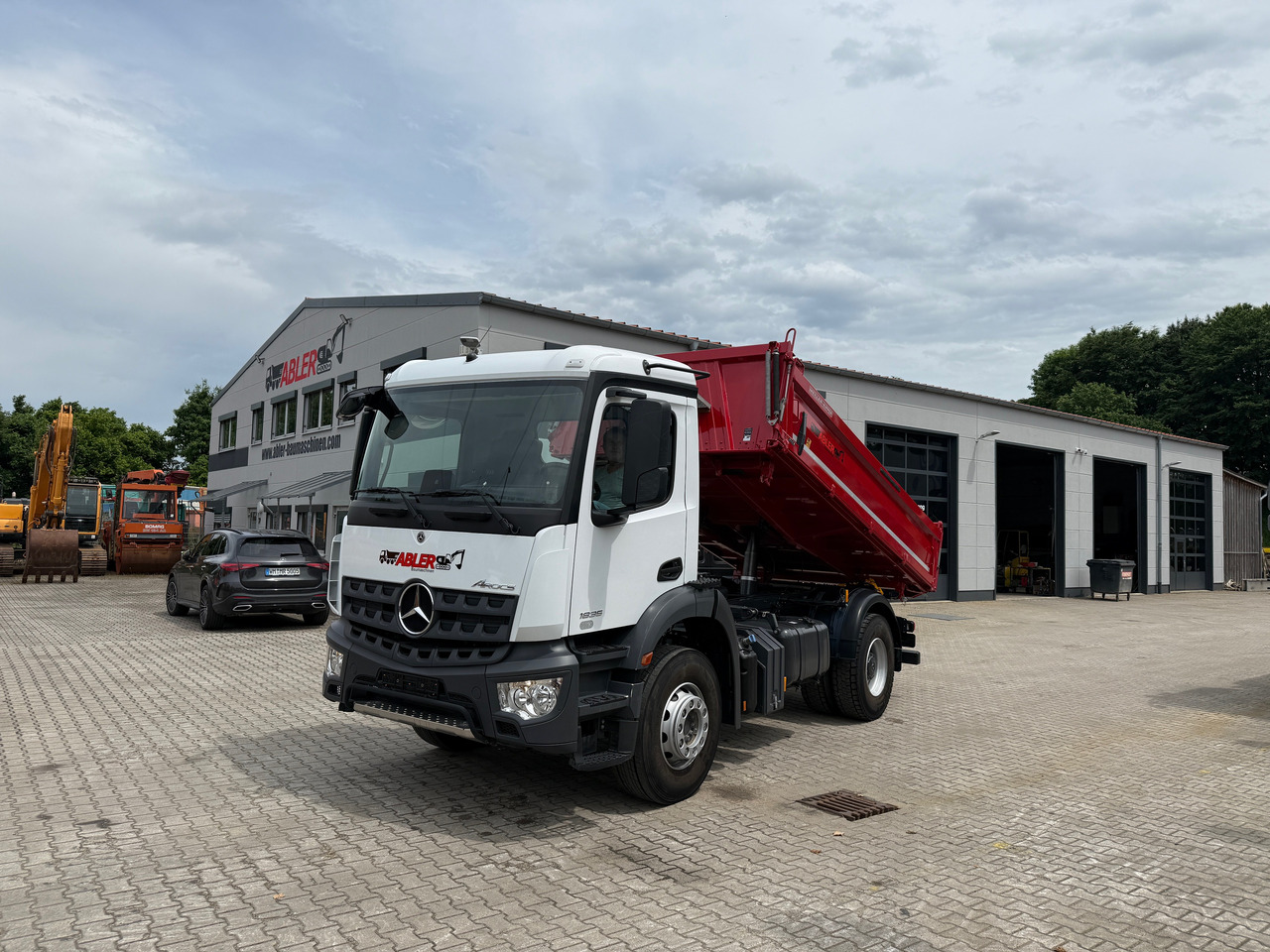 Tipper Mercedes-Benz 1835 Arocs 3-Seiten-Kipper 4900 km: picture 13