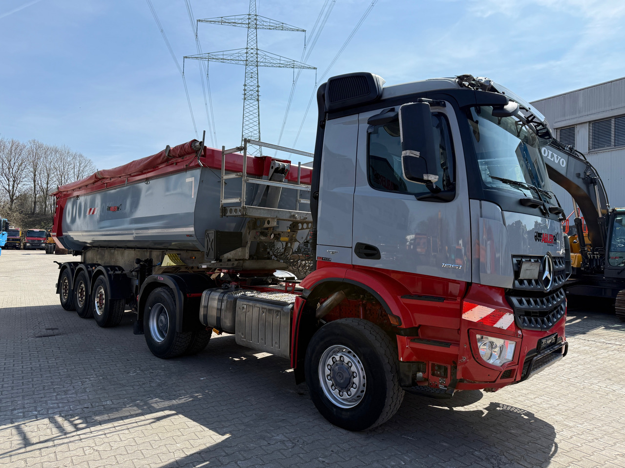 Mercedes-Benz 1851 Arocs ECHTER 4x4 mit Schmitz Kippauflieger - Tipper: picture 3 Mercedes-Benz 1851 Arocs ECHTER 4x4 mit Schmitz Kippauflieger - Tipper: picture 3