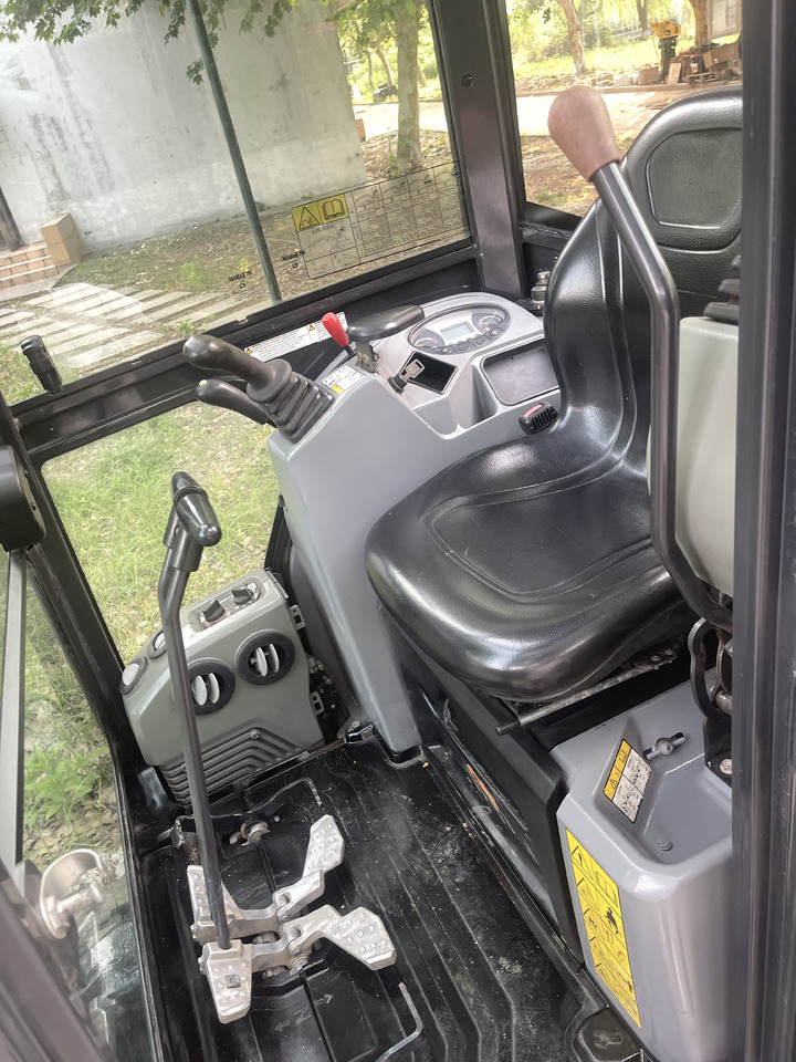 Mini excavator Bobcat E20Z: picture 11