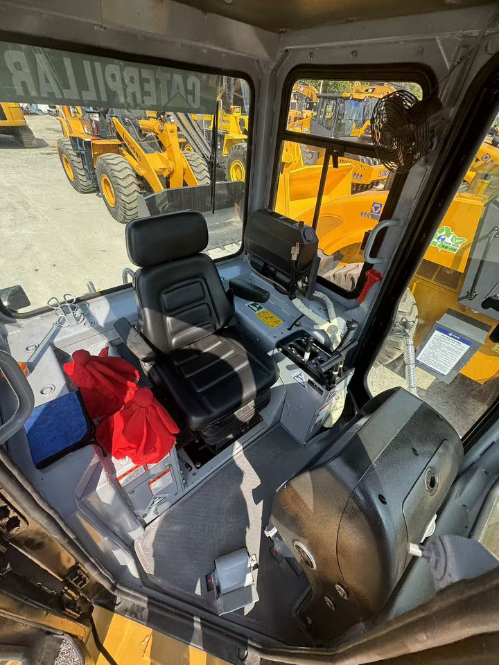 Bulldozer CAT D6G: picture 11 Bulldozer CAT D6G: picture 11