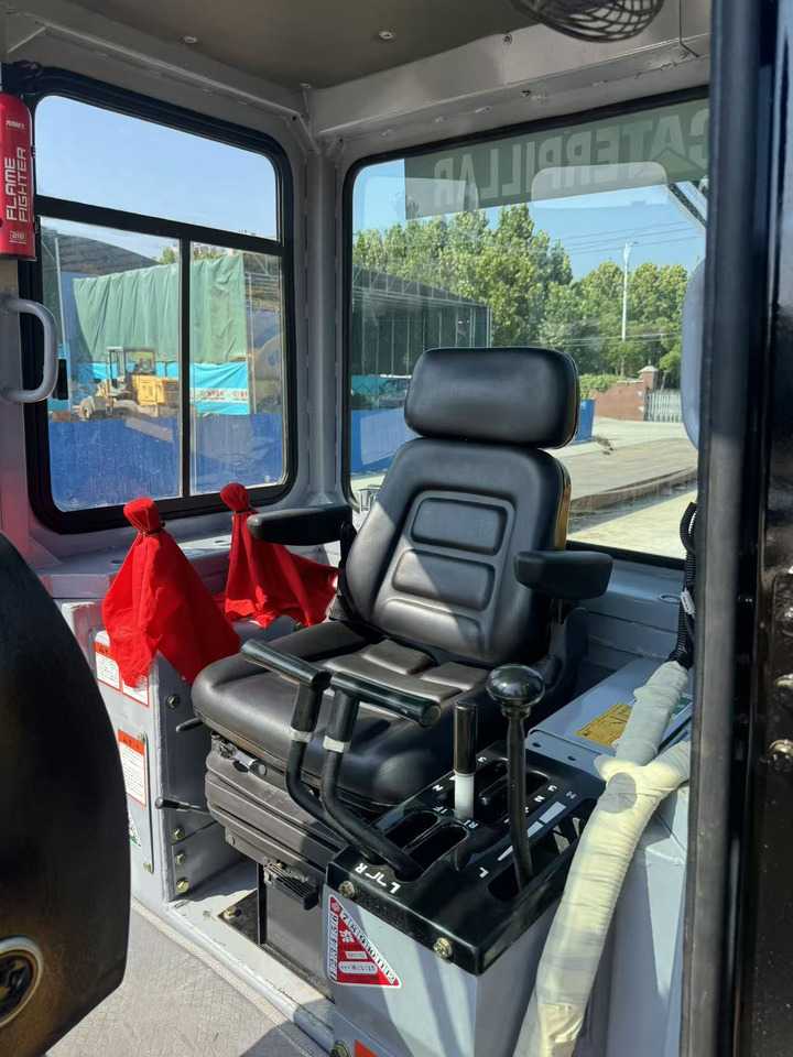 Bulldozer CAT D6G: picture 8 Bulldozer CAT D6G: picture 8