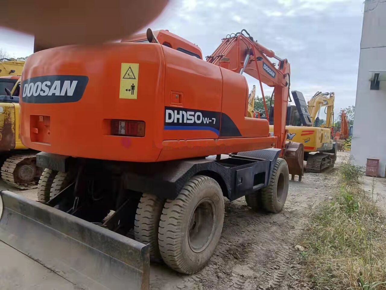 Doosan DH150W - Wheel excavator: picture 4 Doosan DH150W - Wheel excavator: picture 4