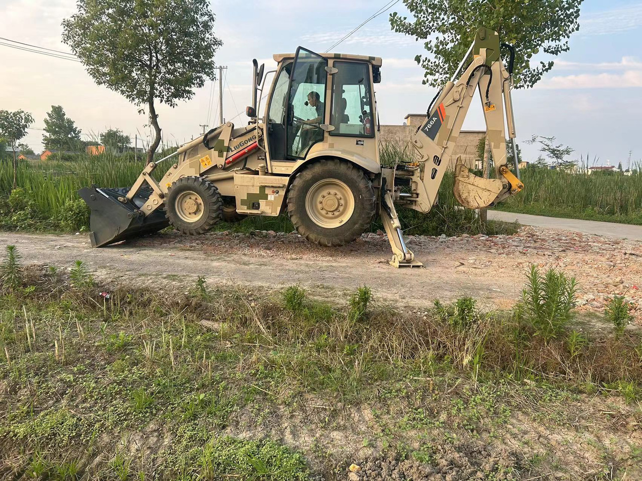 LIUGONG 766A - Backhoe loader: picture 5 LIUGONG 766A - Backhoe loader: picture 5