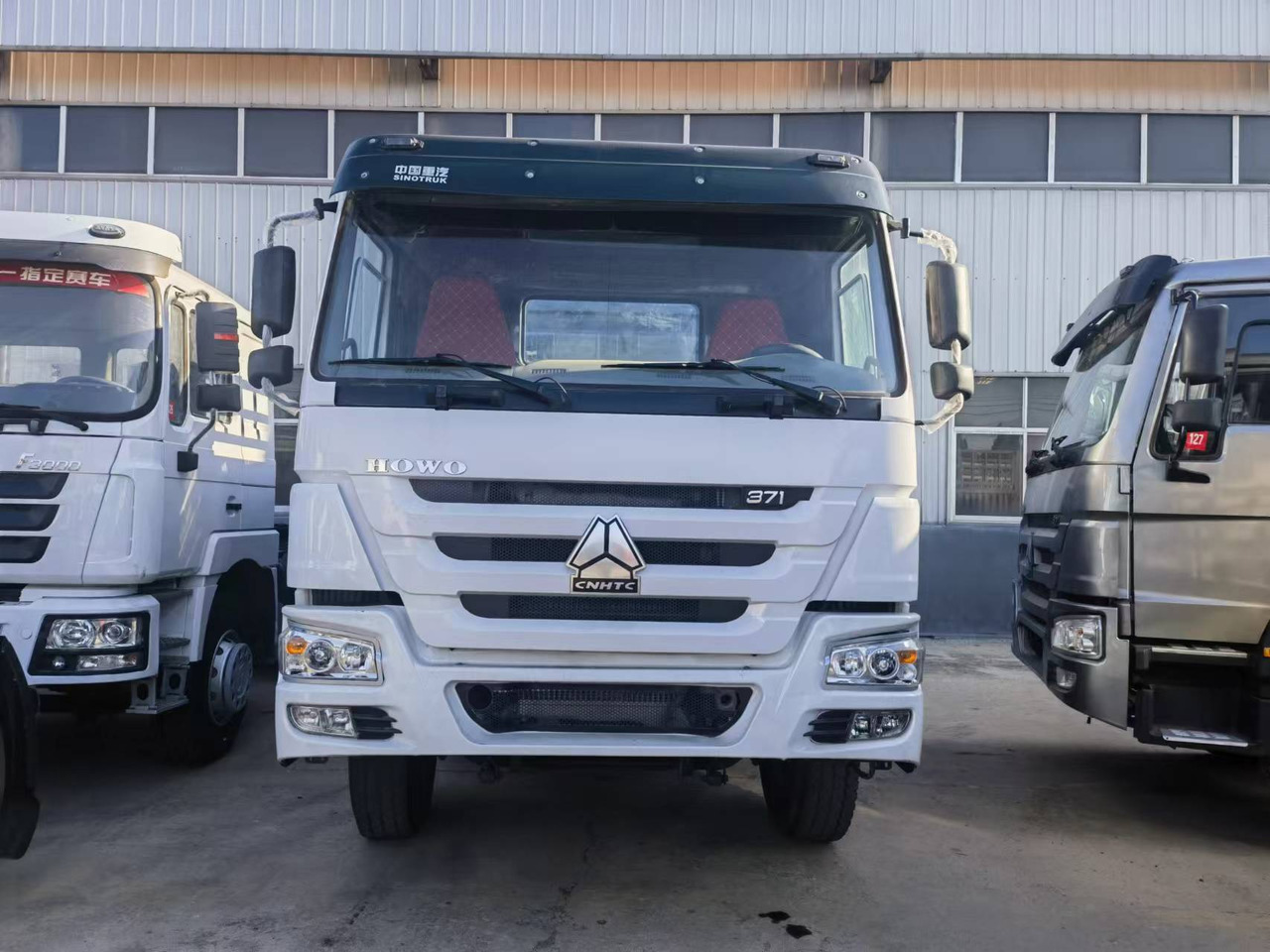 Sinotruk HOWO 371 6*4 Fence truck - Dropside/ Flatbed truck: picture 4 Sinotruk HOWO 371 6*4 Fence truck - Dropside/ Flatbed truck: picture 4