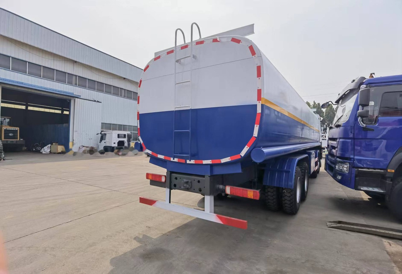 Sinotruk HOWO 375 8*4 Tank truck - Tank truck: picture 5 Sinotruk HOWO 375 8*4 Tank truck - Tank truck: picture 5