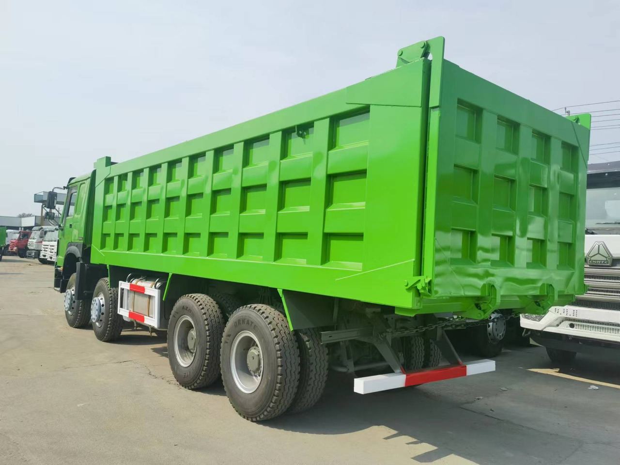 Tipper Sinotruk HOWO 8*4 Dump truck: picture 8