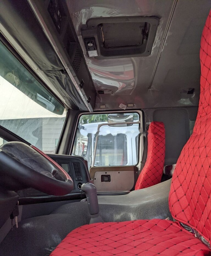 Sinotruk HOWO 8*4 Fence Truck - Dropside/ Flatbed truck: picture 4 Sinotruk HOWO 8*4 Fence Truck - Dropside/ Flatbed truck: picture 4