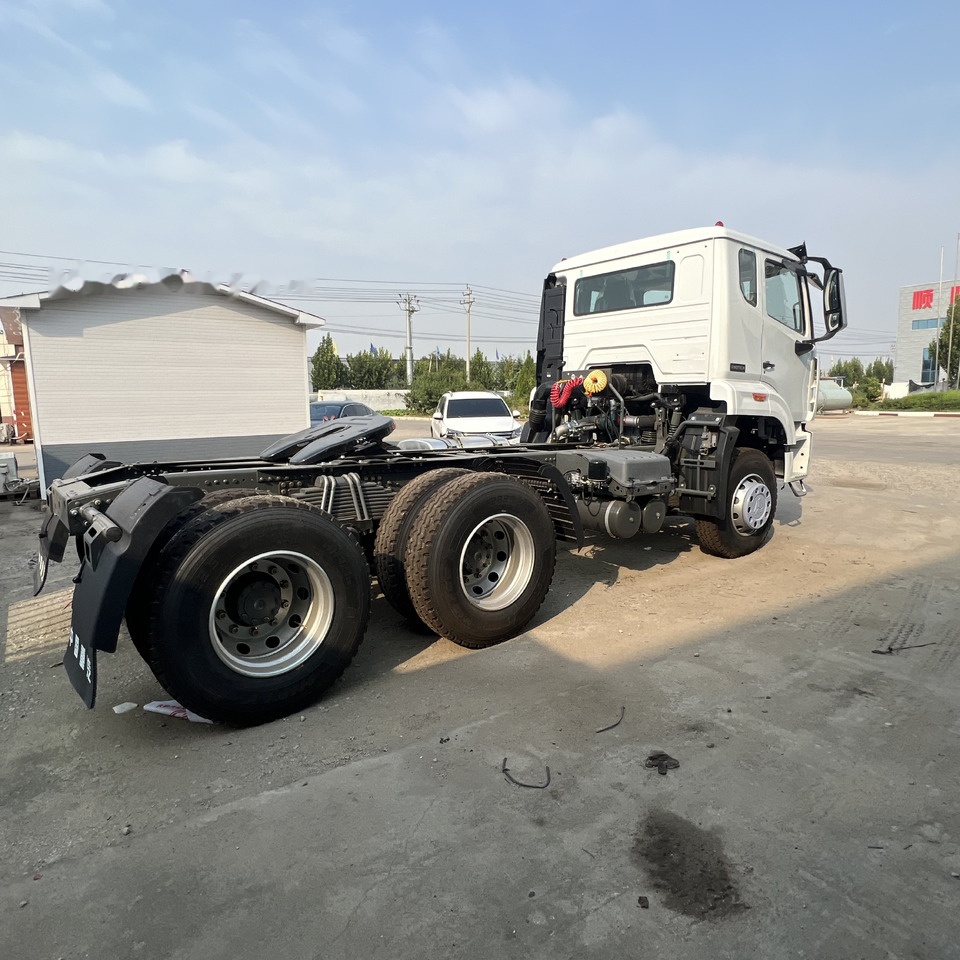 Tractor unit Sinotruk HOWO 6*4 Tractor: picture 8