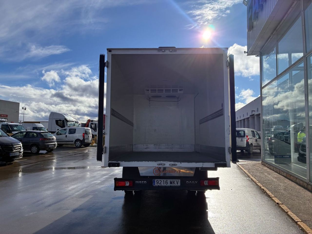 Frigorífico IVECO 35C16 3.0 FRIGORIFICA - Refrigerated van: picture 5 Frigorífico IVECO 35C16 3.0 FRIGORIFICA - Refrigerated van: picture 5