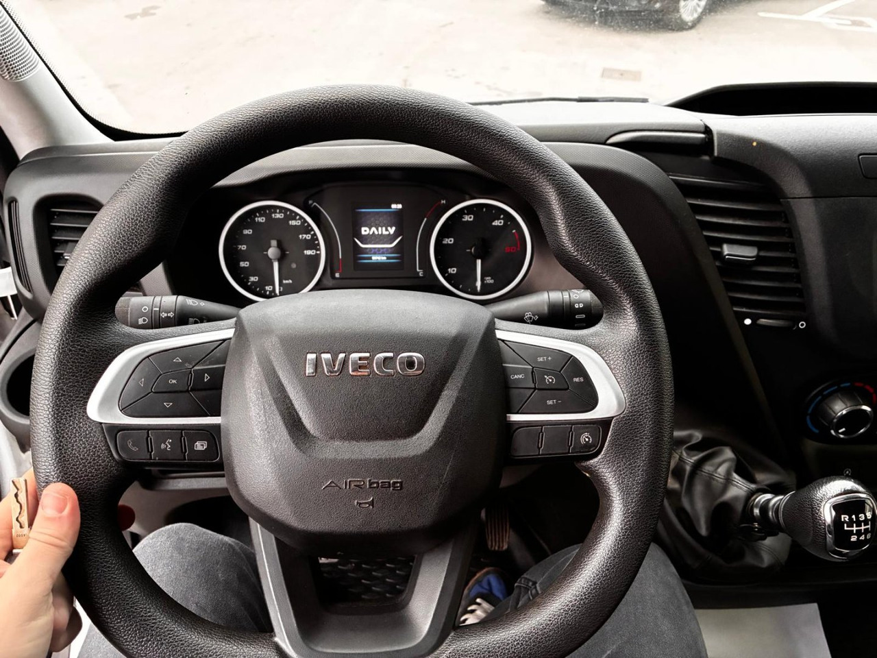 Panel van Furgón IVECO 35S14 V 16m3: picture 10