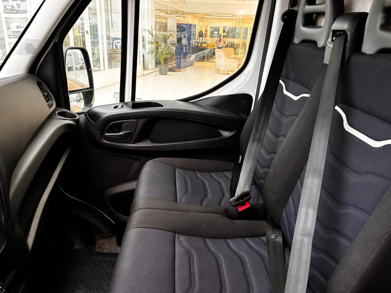 Panel van Furgón IVECO 35S14 V 16m3: picture 9