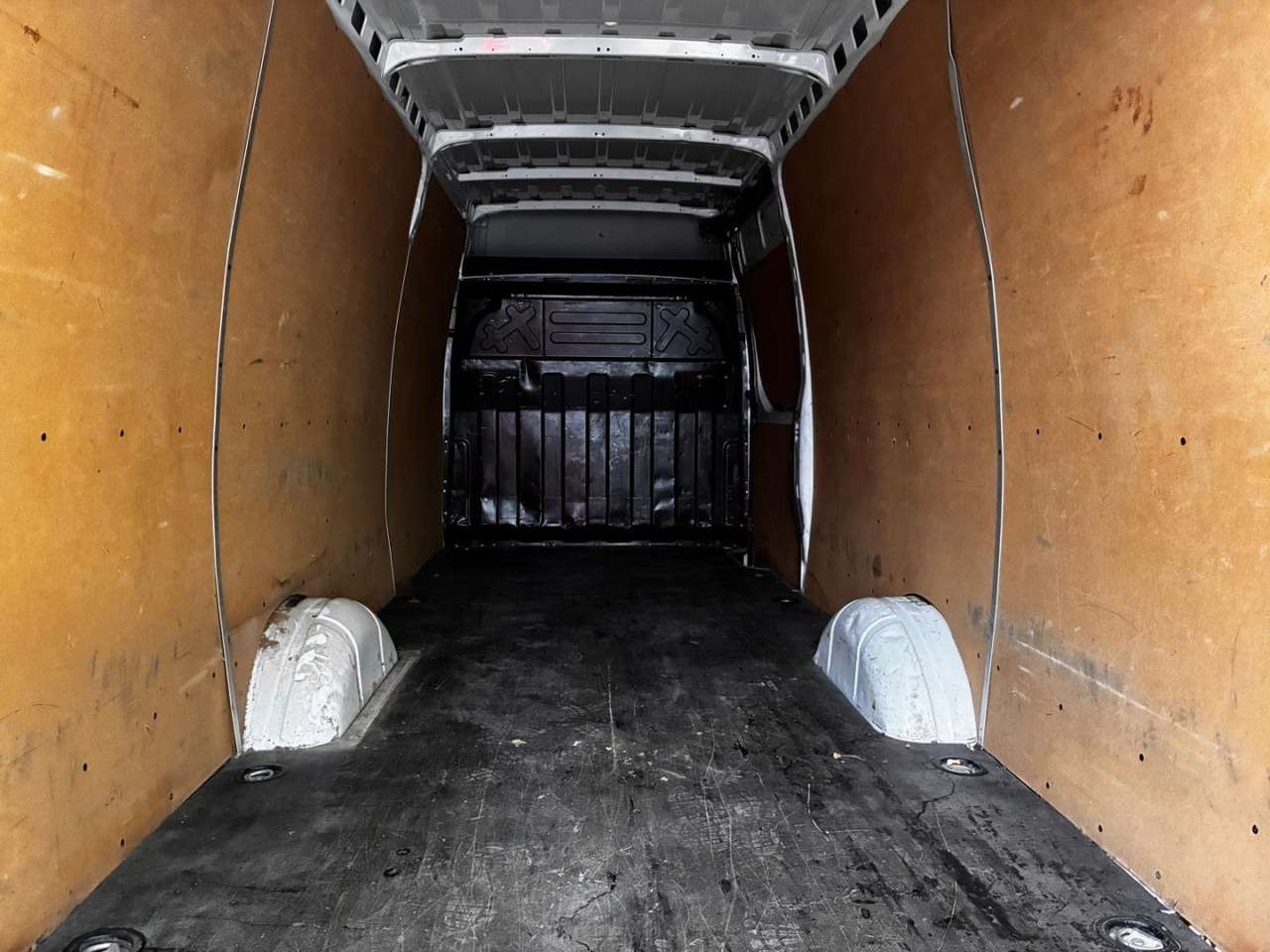 Panel van Furgón IVECO 35S14 V 16m3: picture 6