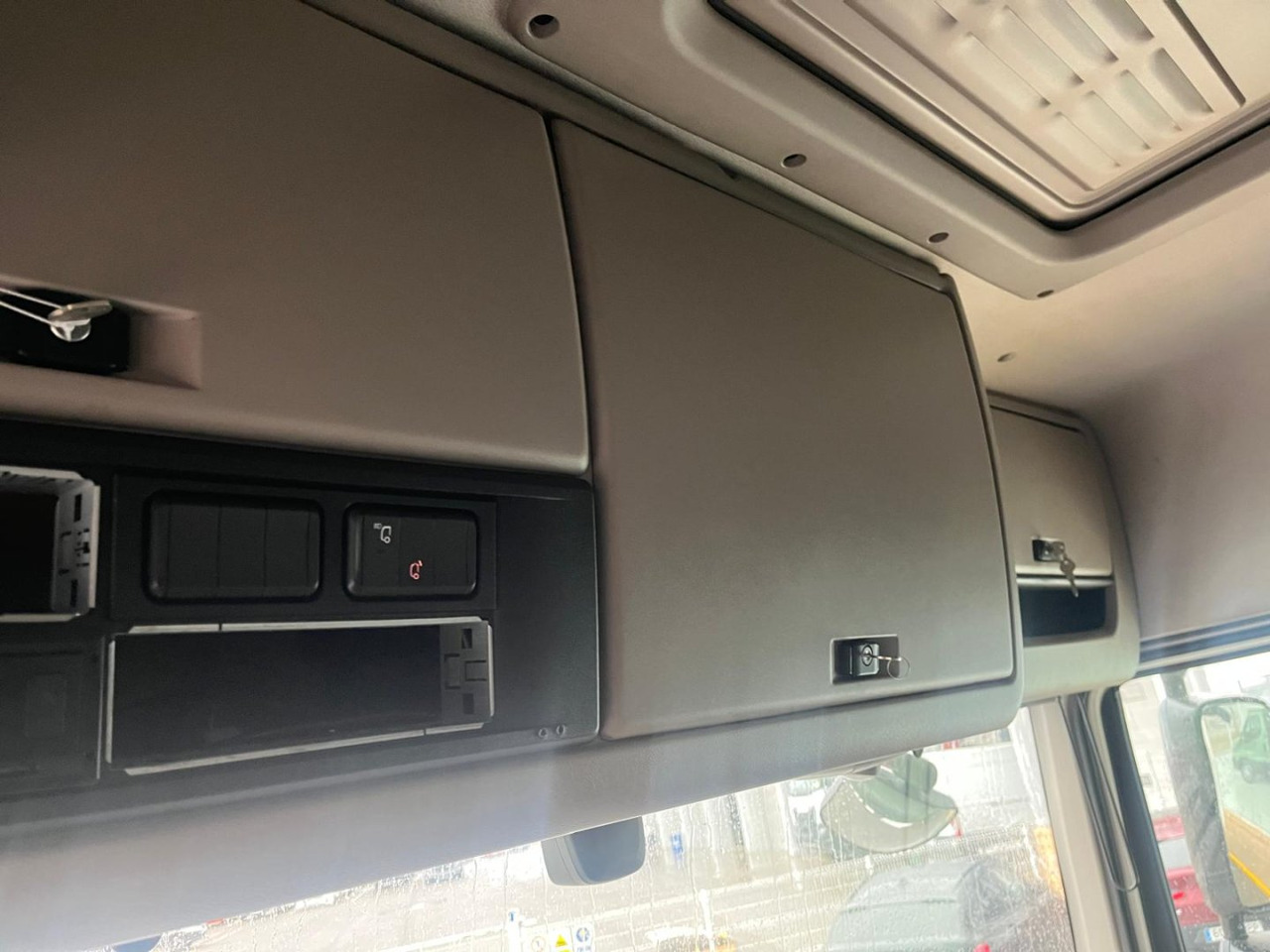 Tractor unit Cabeza Tractora DAF 480 AUTOMATICA CON INTARDER: picture 15