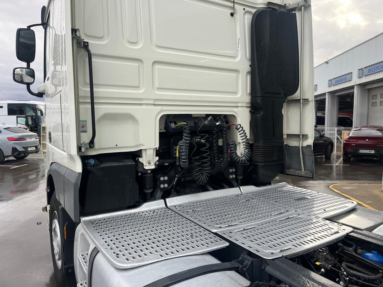Interior photo 1: Tractor unit Cabeza Tractora DAF 480 AUTOMATICA CON INTARDER