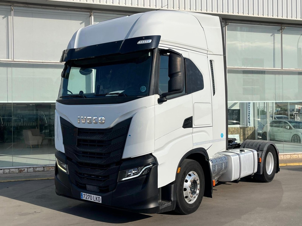 Cabeza Tractora IVECO 460 AUTOMATICO CON INTARDER - Tractor unit: picture 1 Cabeza Tractora IVECO 460 AUTOMATICO CON INTARDER - Tractor unit: picture 1