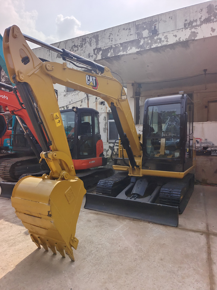 CAT 305.5 E 2 - Mini excavator: picture 2 CAT 305.5 E 2 - Mini excavator: picture 2