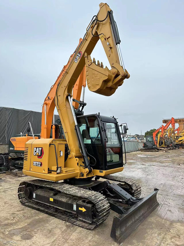 CAT 307 E2 - Mini excavator: picture 2 CAT 307 E2 - Mini excavator: picture 2