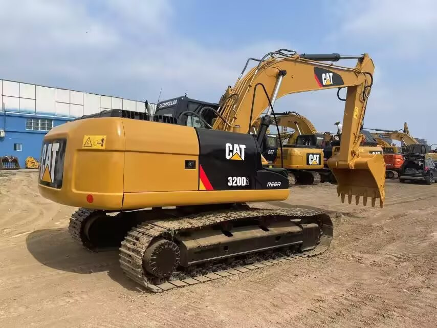 CAT 320D2 - Crawler excavator: picture 1 CAT 320D2 - Crawler excavator: picture 1