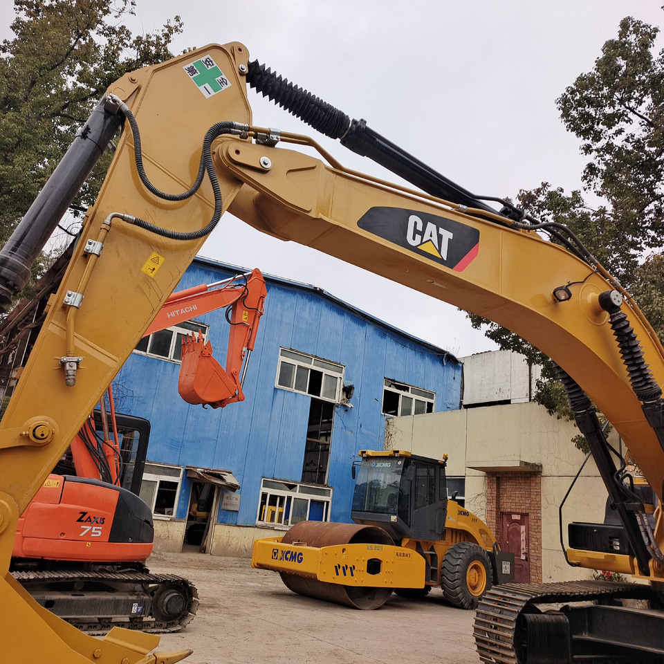 Crawler excavator CATERPILLAR 336D: picture 8