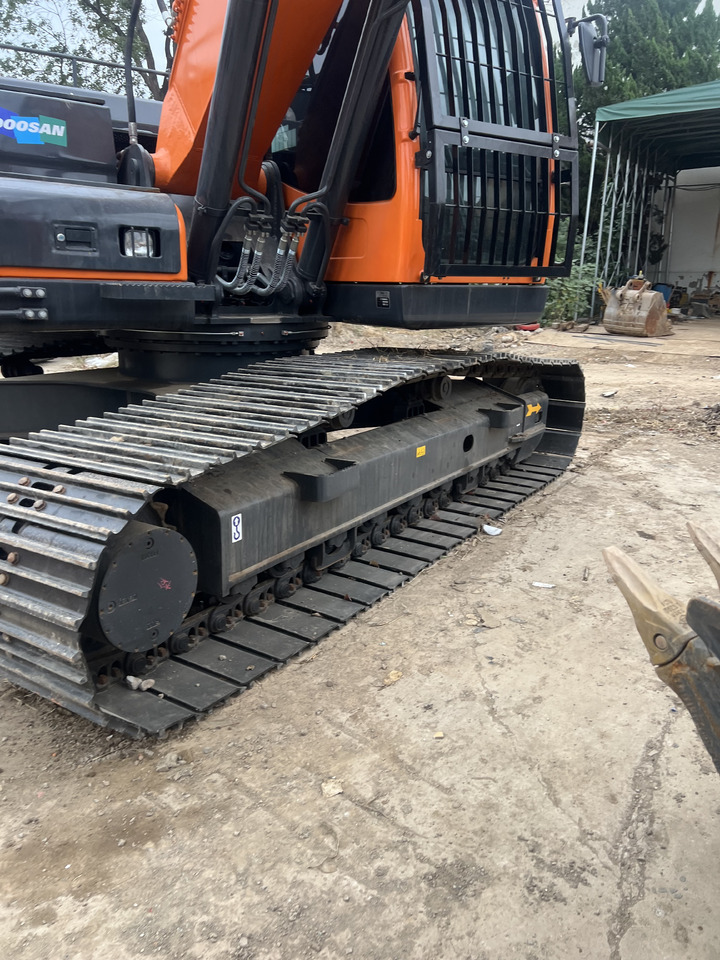 DEVELON DX225 - Crawler excavator: picture 4 DEVELON DX225 - Crawler excavator: picture 4