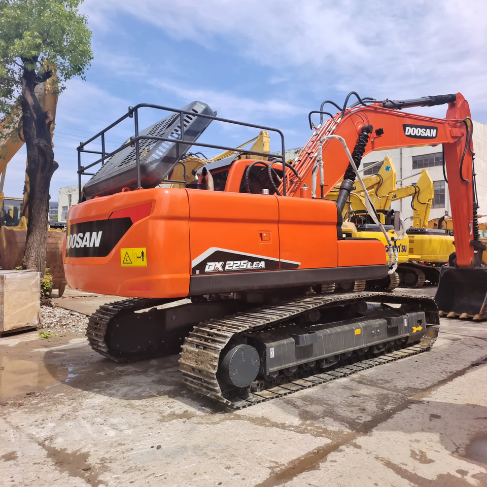 DOOSAN DX225LCA DX225 LC - 9C - Crawler excavator: picture 1 DOOSAN DX225LCA DX225 LC - 9C - Crawler excavator: picture 1
