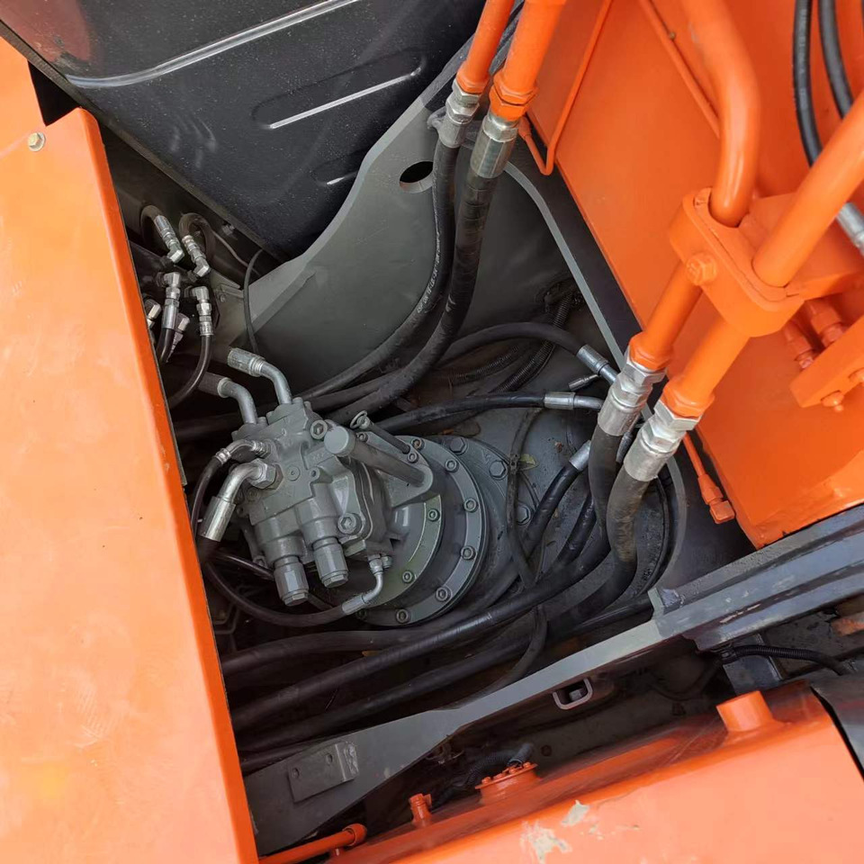 HITACHI ZX200-3G ZAXIS 200-3 - Crawler excavator: picture 3 HITACHI ZX200-3G ZAXIS 200-3 - Crawler excavator: picture 3
