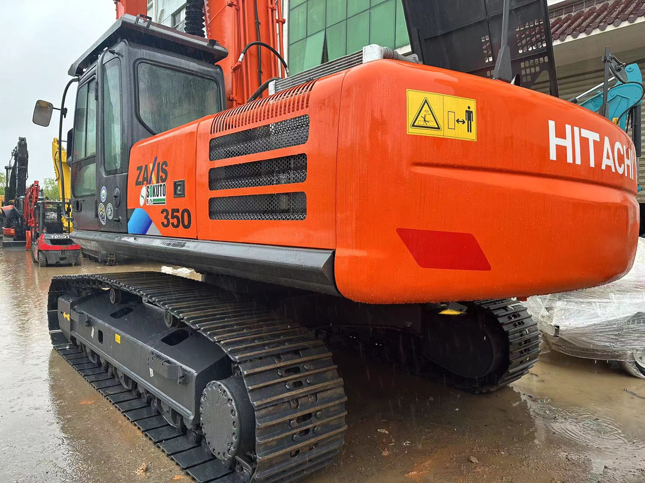 Crawler excavator HITACHI ZX350-3G: picture 1