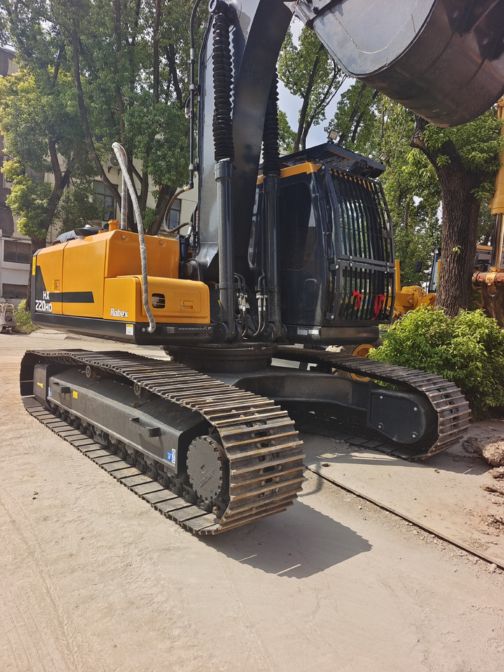 HYUNDAI HX220HD WITH 4 CAMERAS - Crawler excavator: picture 4 HYUNDAI HX220HD WITH 4 CAMERAS - Crawler excavator: picture 4