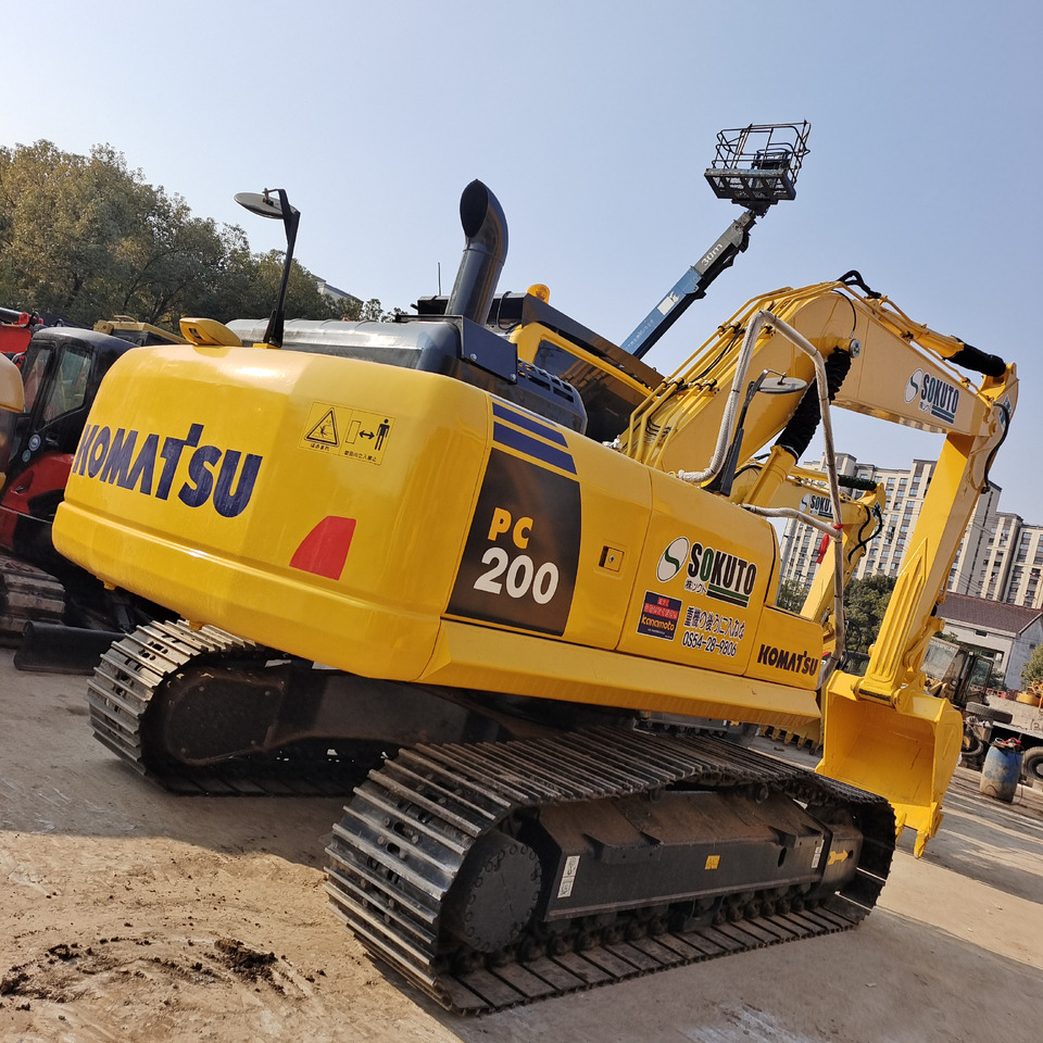 KOMATSU PC 200-8 PC200-8 PC220-8 PC210LC-8 - Crawler excavator: picture 2 KOMATSU PC 200-8 PC200-8 PC220-8 PC210LC-8 - Crawler excavator: picture 2