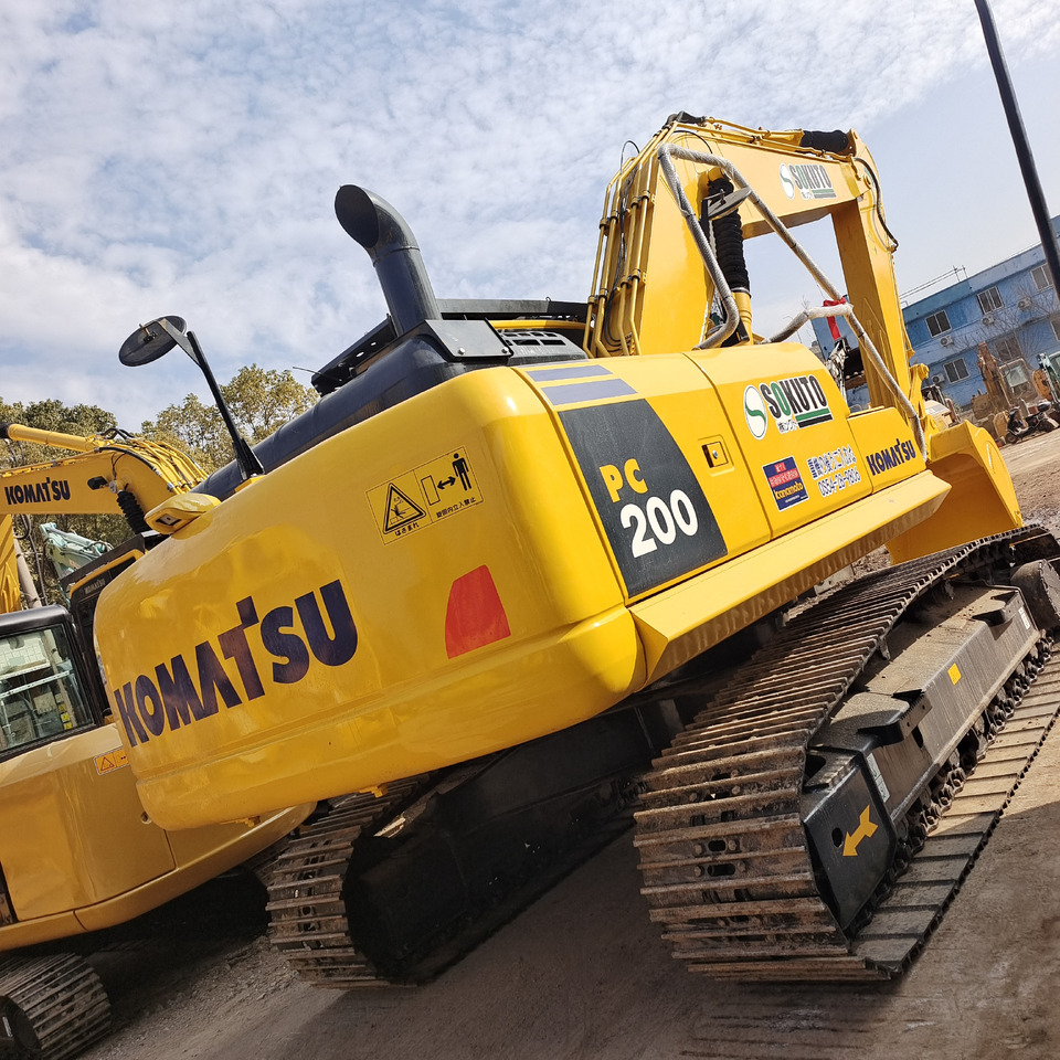 KOMATSU PC200-8 PC 200 - 8 - Crawler excavator: picture 1 KOMATSU PC200-8 PC 200 - 8 - Crawler excavator: picture 1