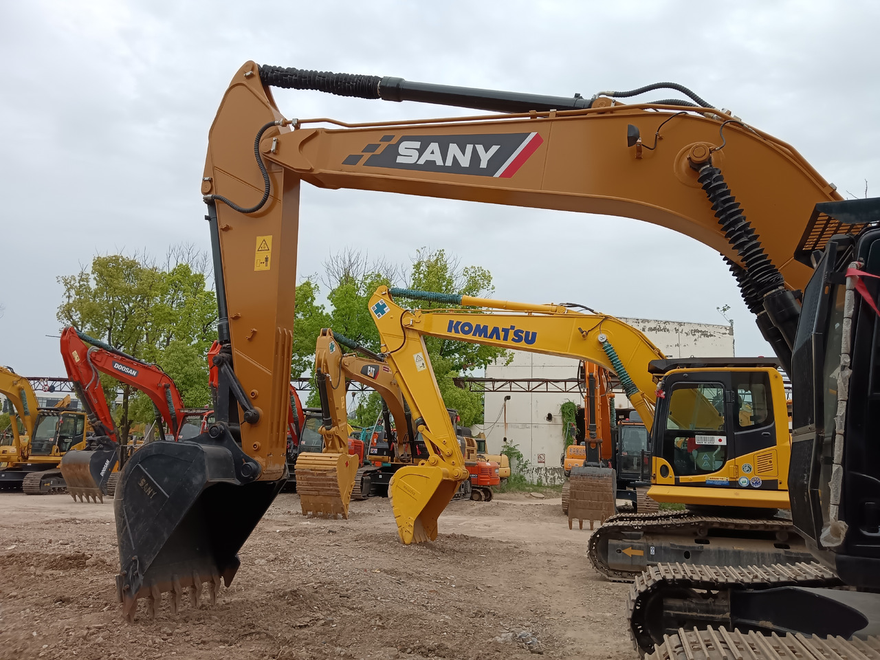 SANY 235H 305H 365H - Crawler excavator: picture 2 SANY 235H 305H 365H - Crawler excavator: picture 2