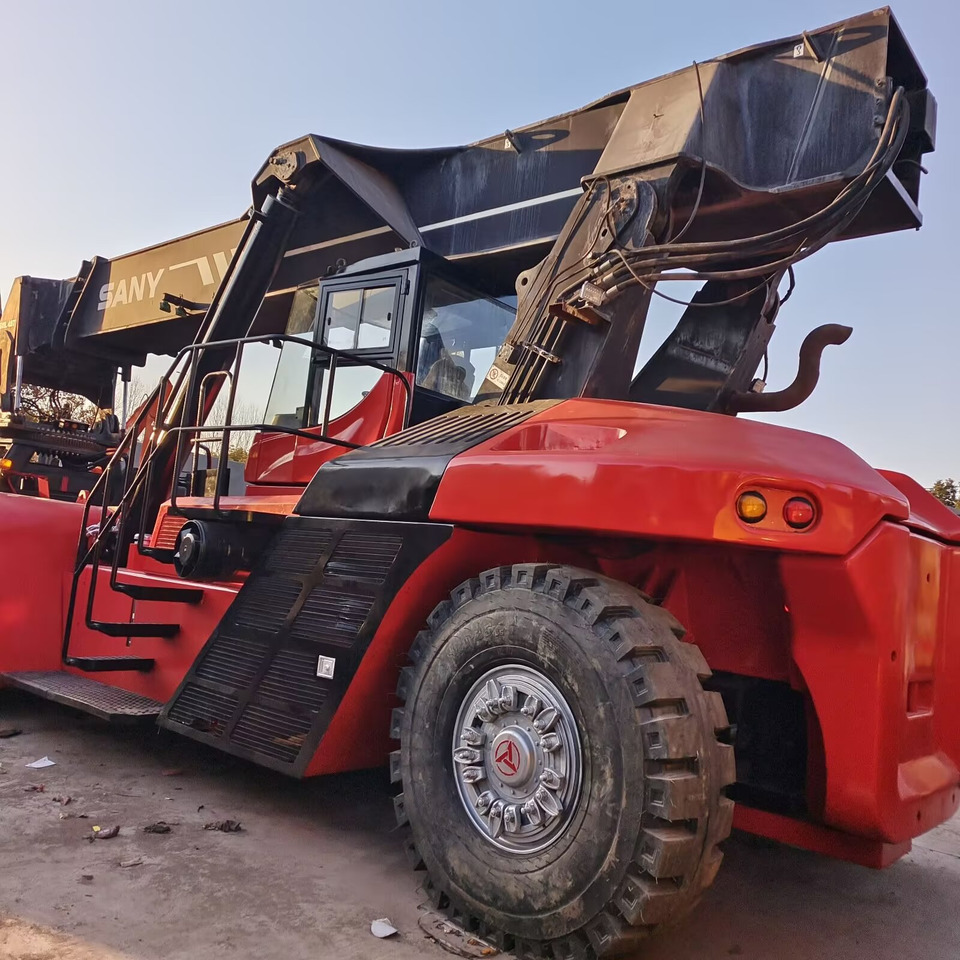 SANY SRSC 45C30 - Reach stacker: picture 1 SANY SRSC 45C30 - Reach stacker: picture 1