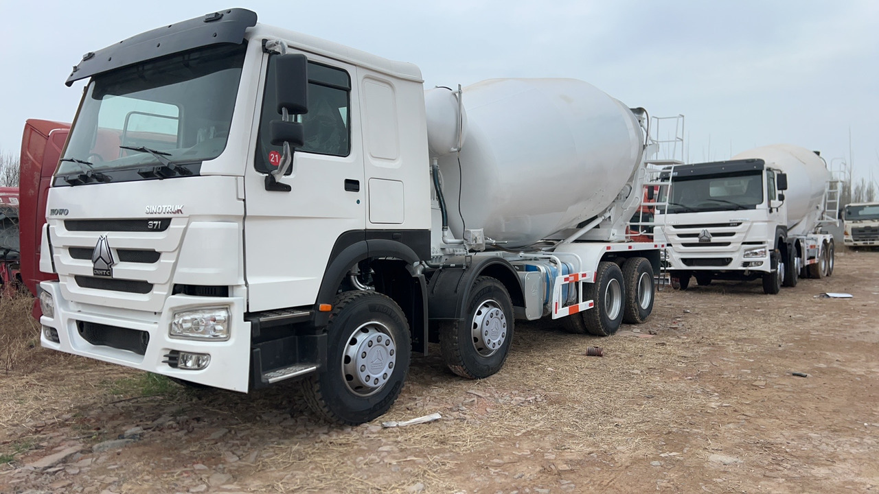 SINOTRUK HOWO 16 CBM CAPACITY - Concrete mixer truck: picture 5 SINOTRUK HOWO 16 CBM CAPACITY - Concrete mixer truck: picture 5