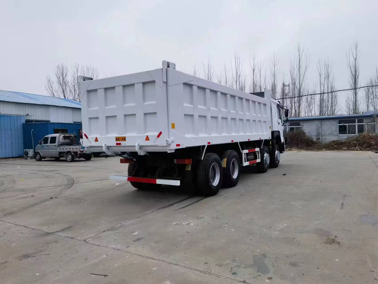 SINOTRUK HOWO 371 375 380 400 420 460 HP 8*4 DUMP TRUCK - Tipper: picture 5 SINOTRUK HOWO 371 375 380 400 420 460 HP 8*4 DUMP TRUCK - Tipper: picture 5