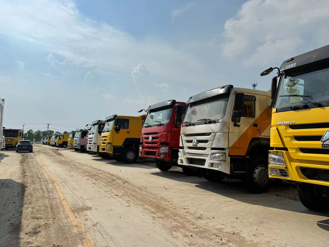 SINOTRUK HOWO 6*4 - Tipper: picture 1 SINOTRUK HOWO 6*4 - Tipper: picture 1